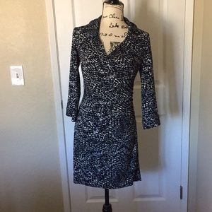 Laundry women dress size 2 color blue and black